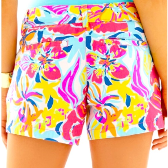 LILLY PULITZER  Besame Mucho Callahan Shorts - Picture 4 of 7